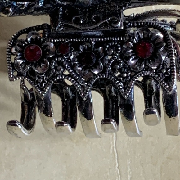 Large Double Winged Butterfly Rhinestone Hair Claw - Picture 11 of 13